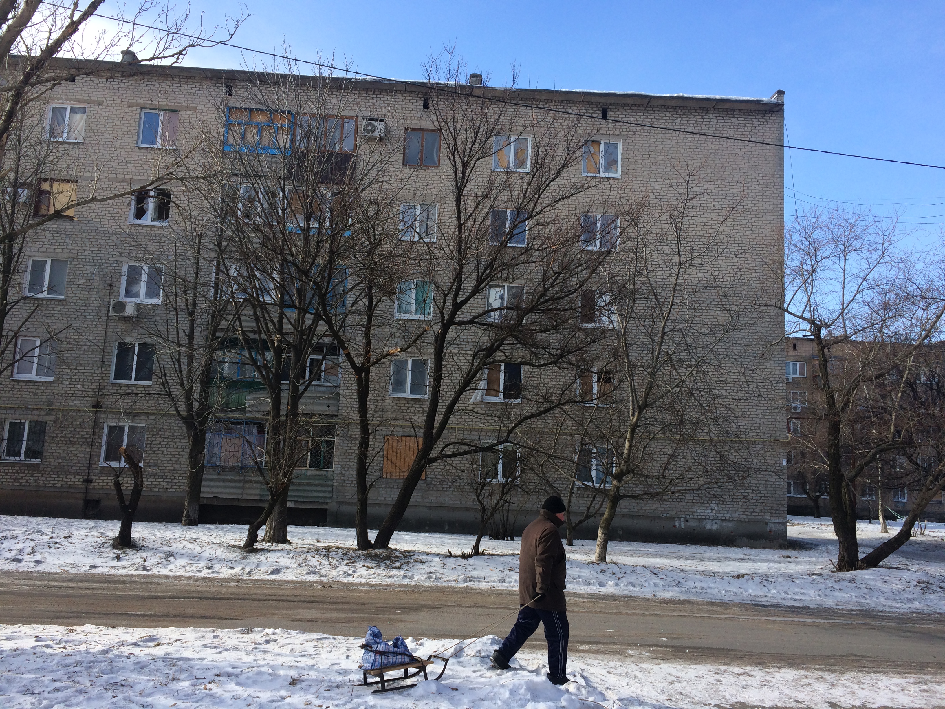 Под боком у Донецка: Как живут Авдеевка и Марьинка ➜ ZMINA