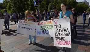 В Крыму после аннексии возросла агрессия к людям “необычного” внешнего вида – отчет