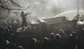 Прокуратура подозревает полицейского в избиении активистов во время Евромайдана