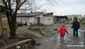 Ромская семья будет судиться с врачами из-за смерти ребенка