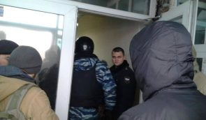 Затриманому в Криму адвокату Курбедінову присудили 10 днів адмінарешту