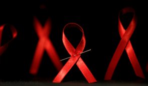 ВИЧ-позитивным хватит лекарств до конца июня – Минздрав