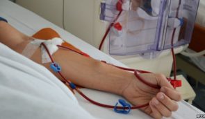 Представитель МОЗ обещает не допустить к донорству крови “проституток и геев”