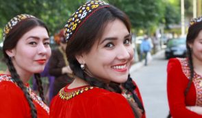 У Туркменістані заборонили багатоженство