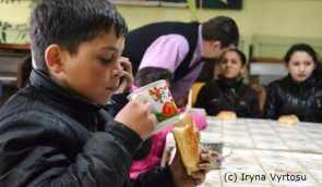Близько 200 тисяч ромських батьків не можуть віддати дітей до школи