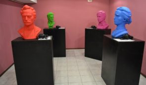 В Полтаве открыли выставку для людей с нарушениями зрения