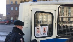 У Москві затримали без пояснень 19 учасників “опозиційної прогулянки”