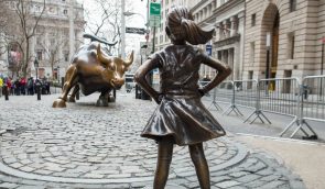 Замовники статуї рівноправ’я у Нью-Йорку дискримінували жінок-працівниць