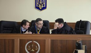 Защита экс-главы СБУ Киевщины затягивает слушание дела одинаковыми ходатайствами