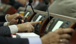 Парламент продлил действие закона об особых условиях на Донбассе