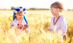 Право на сім’ю: Порошенко ініціює приєднання України до Конвенції про захист дітей