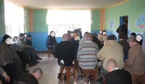 У психоневрологічному інтернаті на Кіровоградщині підопічних вдень не пускають у житловий корпус