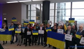 Желто-голубой Европарламент – акция солидарности с Украиной