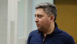 Прокуратура вже не оскаржує звільнення журналіста Гусейнова на поруки, але затягує екстрадиційну перевірку