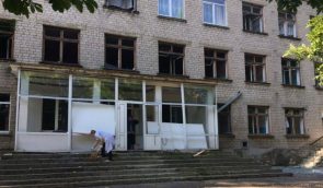 В Красногоровке больница и школа были обстреляны боевиками – полиция