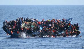 Біля берегів Лівії потонуло судно з мігрантами. Понад 75 людей загинули