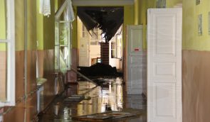 У Красногорівці снаряд влучив у п’ятиповерхівку, поранені 8 цивільних