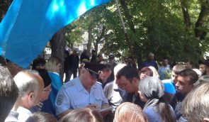 В Бахчисарае и Симферополе задерживают крымских татар