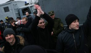 Геращенко призывает разблокировать процесс поиска пропавших украинцев на Донбассе