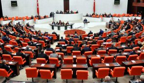 Парламент Туреччини всьоме продовжив надзвичайний стан у країні