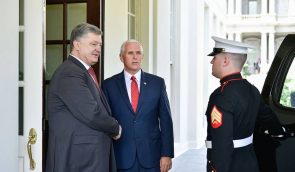 Порошенко передав віце-президенту США звернення від Євромайдану SOS щодо заручників Росії