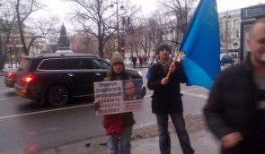 В Санкт-Петербурге напали на пикет в поддержку адвоката Полозова