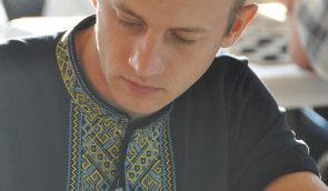 Украинского чемпиона по шашкам дисквалифицировали из-за вышиванки