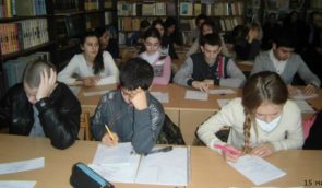 ФСБ у школі біля Феодосії опитує кримськотатарських дітей