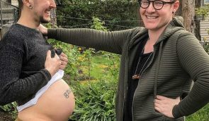 Беременный мужчина-трансгендер и его супруг ждут ребенка