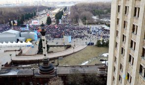 В Москве сотрудники ФСБ избили аспиранта за флаг Украины на окне общежития