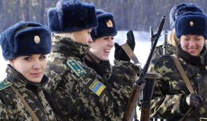 На службе в украинской армии 17 тысяч женщин – вице-премьер