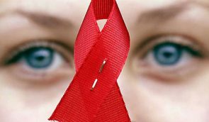 ВІЛ-позитивним іноземцям дозволили в’їзд в Україну