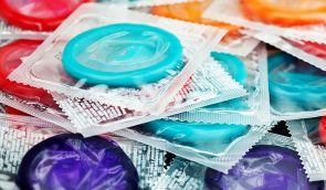 Вилучення презервативів як речових доказів може загрожувати безпеці секс-працівниць – правозахисники