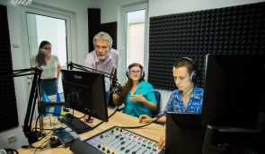 В Україні почало мовити кримськотатарське “Радіо Хаят”