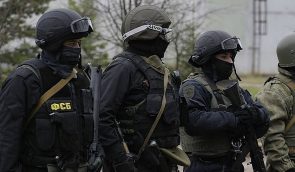 Російські силовики в Криму прийшли з обшуком до колишнього прикордонника: шукають зброю