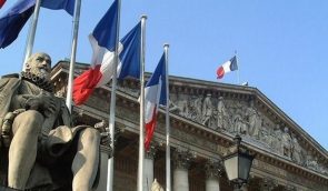 У Франції проголосували за закон про боротьбу з фейковими новинами: як він буде працювати?