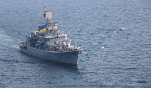 Моряки, яких більше року тримали на судні в Греції, повертаються до України