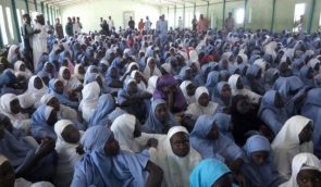 Более 100 школьниц исчезли после нападения “Боко Харам” на нигерийскую деревню