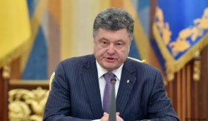 Poroshenko proposes to give residents of Crimea foreign passports of an old type
