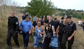 Ромские погромы в Одесской области: Кто первый бросил камень?