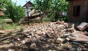 Обстріли на Донбасі пошкодили будинки, де мешкають школярі та пенсіонери
