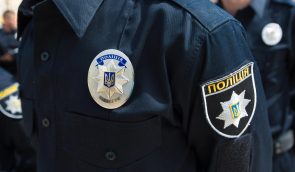 У київському метро поліцейський побив чоловіка