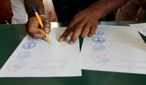 Парламенту пропонують не забирати у переселенців право голосу