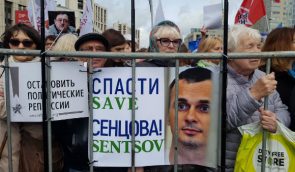 У Росії затримали активістів, які роздавали листівки про Сенцова