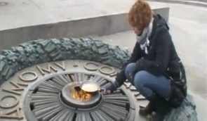 Украина должна заплатить 4 тысячи евро девушке, которая жарила яичницу на “вечном огне” – ЕСПЧ