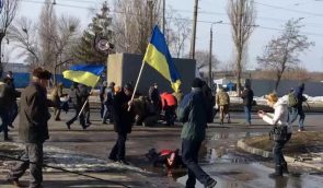 В Харькове во время мирного шествия произошел взрыв, погибли два человека
