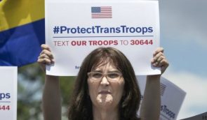 Трамп запретил принимать трансгендеров в армию