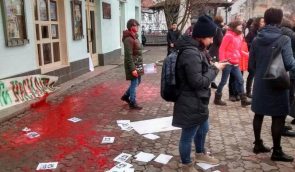В Ужгороді націоналісти переслідують учасників акції за права жінок