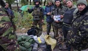 Українці найбільше довіряють волонтерам та армії – опитування