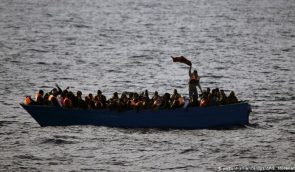 Неподалік Тунісу потонуло судно з мігрантами. 80 людей зникли безвісти